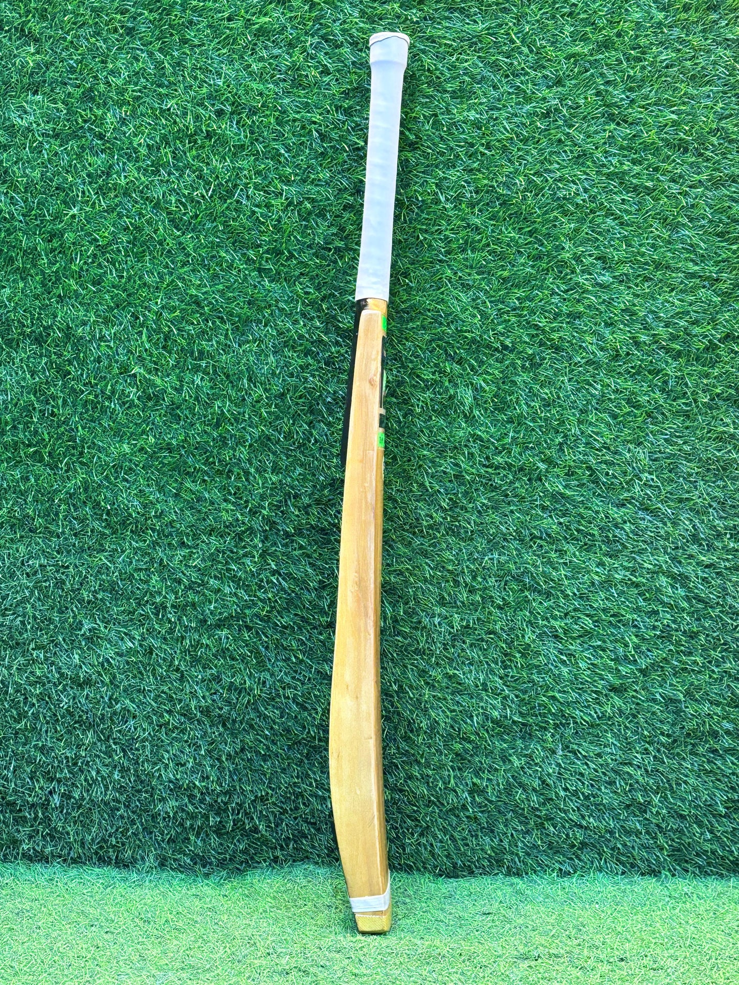 P3 Think Different Green edition cricket bat