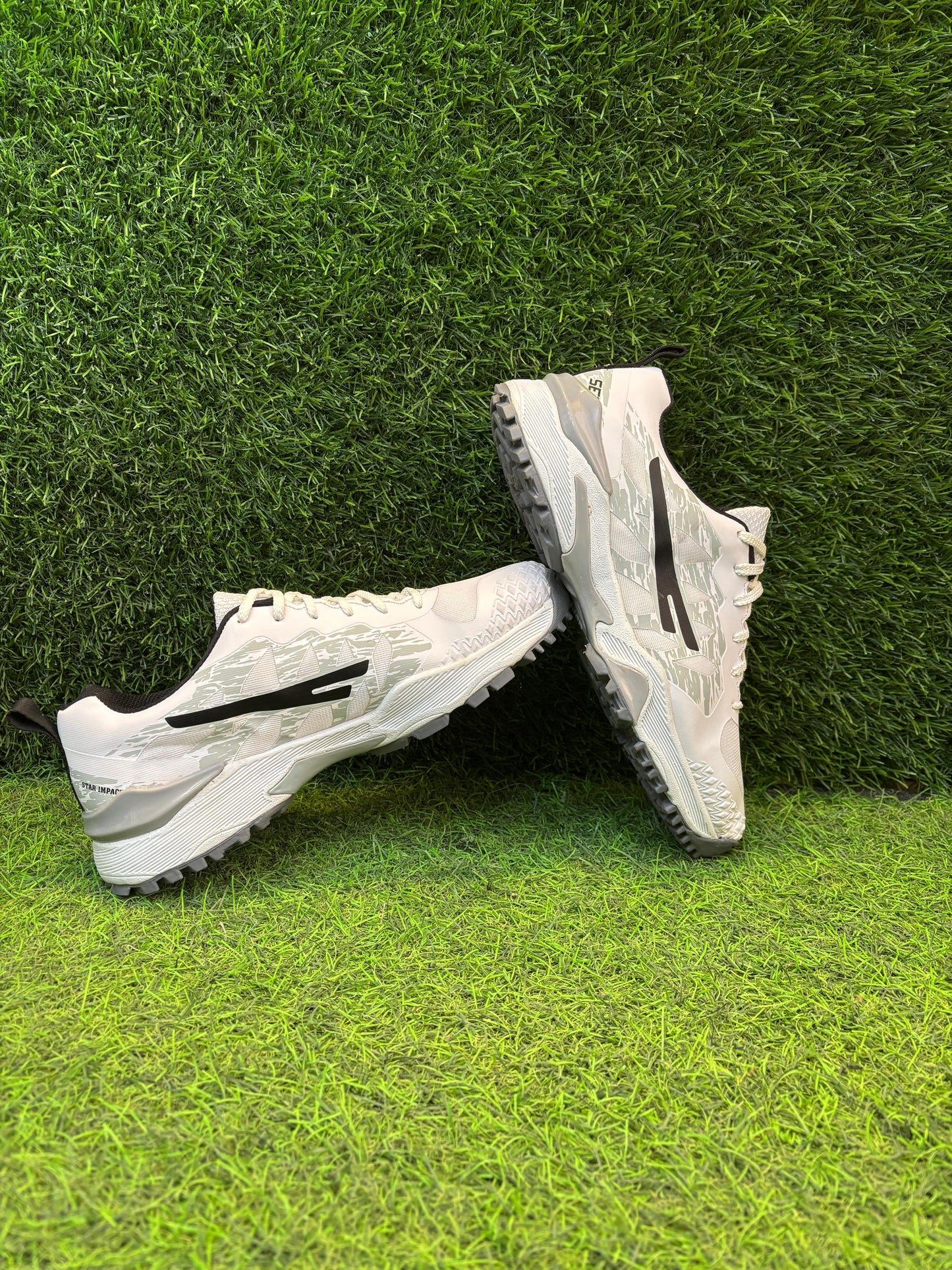 FREEDOM Cricket shoe