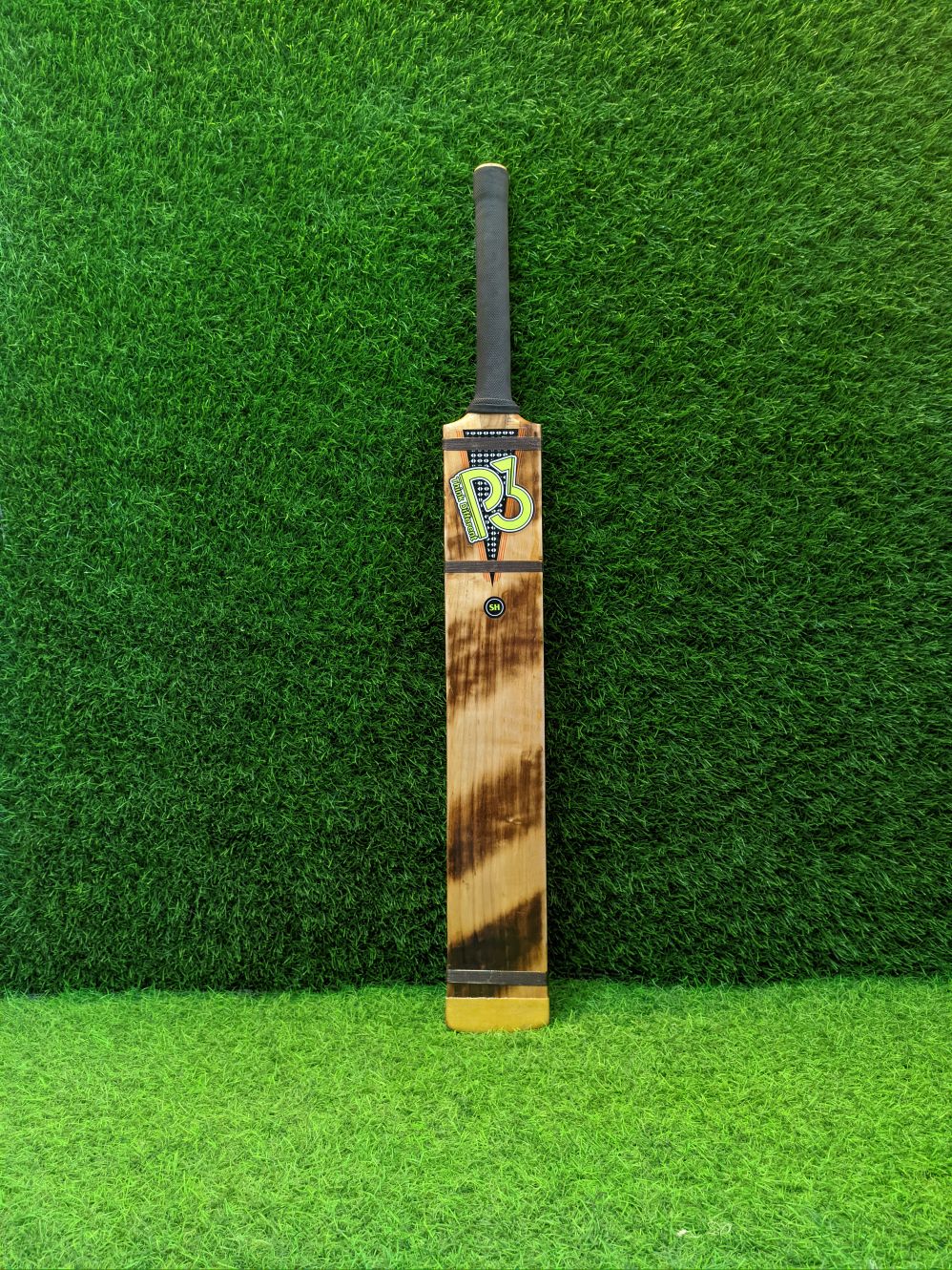 P3 Burn cricket bat