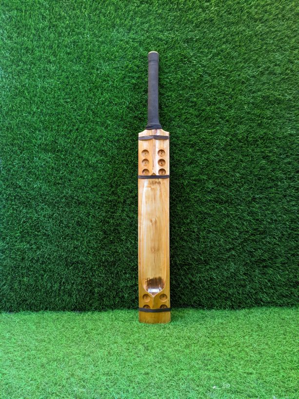 P3 Burn cricket bat